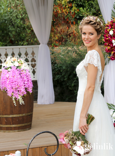 Burcu Biricik Gelinlik