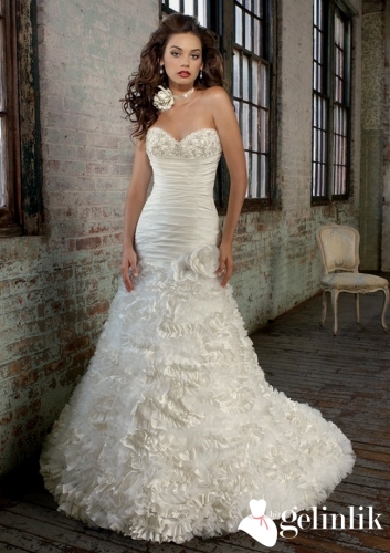 Straplez Çiçek Desenli Balık Gelinlik Modeli