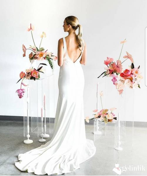 Sırtı Açık Balık Model Kolsuz Sade Gelinlik