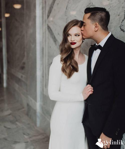 Sade Uzun Kollu Kapalı Model Gelinlik