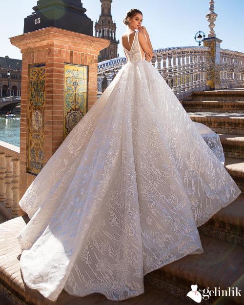 Sırtı Açık V Yaka Çiçek Desenli Prenses Gelinlik