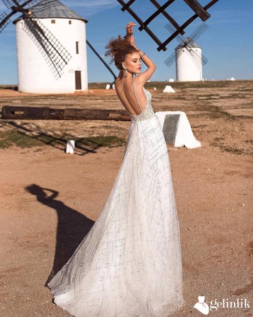 Sırtı Açık Askılı Çizgili Salaş Model Gelinlik: Isabel