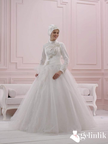 Tesettür İnci Taşlı Tül Duvaklı Uzun Kollu Prenses Gelinlik Modeli