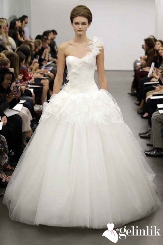 Tek Omuzlu Sade Prenses Model Gelinlik