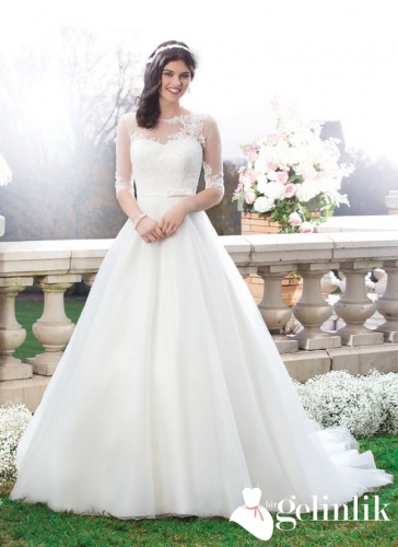 Transparan Omuzlu Çok Zarif A Kesim Gelinlik Modeli