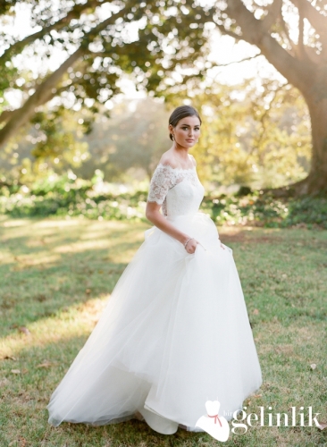 Dantel Motifli Kayık Yaka A Kesim Gelinlik Modeli