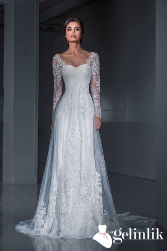 Sırtı Açık Dantel Motifli Uzun Kollu Gelinlik Modeli