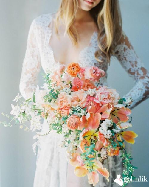 Renkli Gelin Buketleri