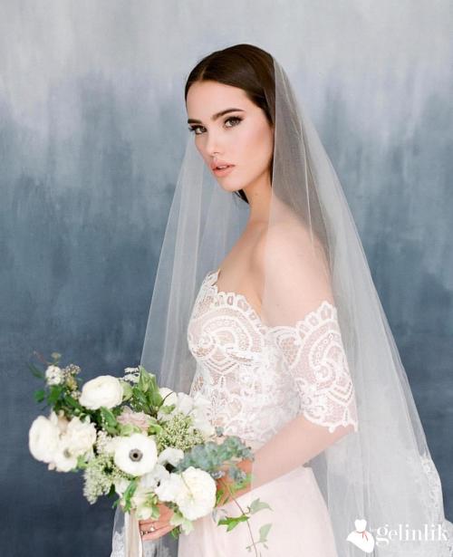 Kayık Yaka Dantelli Gelinlik