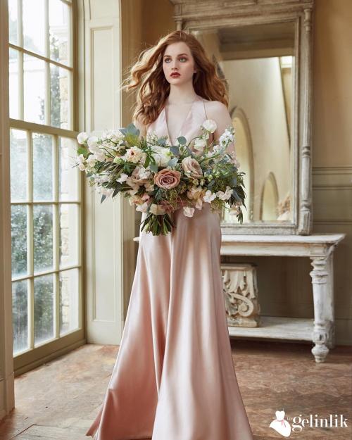 Salaş Model Kolsuz Sade Saten Abiye