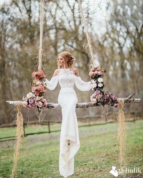 Açık Omuzlu Dantel Süslemeli Balık Gelinlik