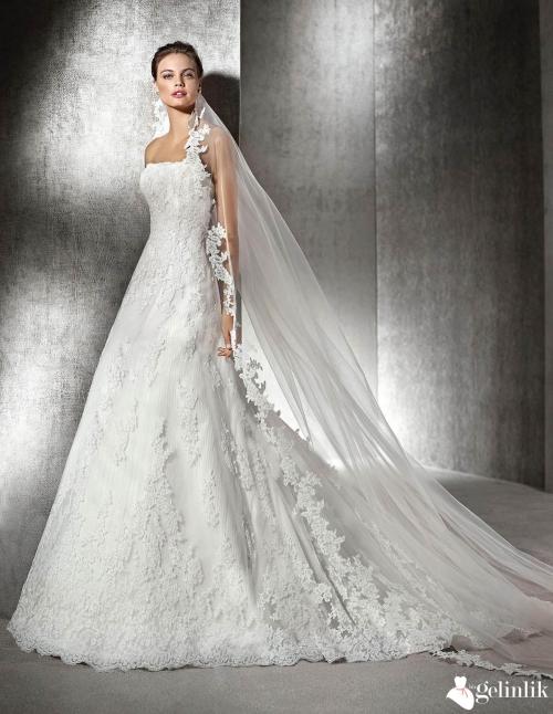 Straplez Çiçek Desenli A Kesim Gelinlik Modeli