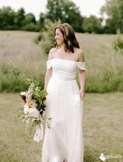 Dar Kesim Sade Düşük Omuzlu Gelinlik