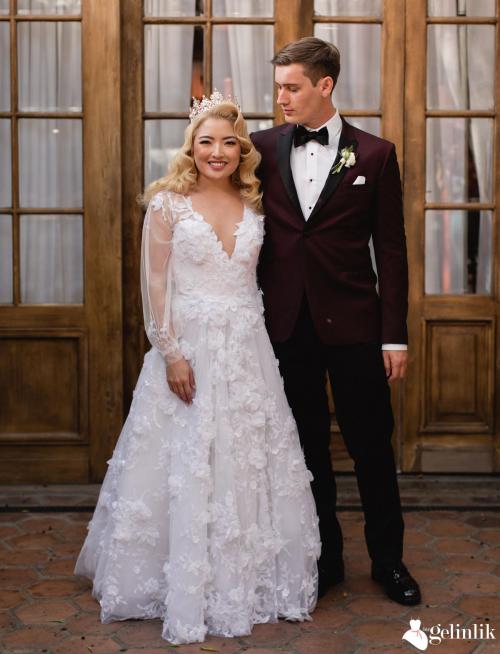 Çiçek Desenli Uzun Kollu V Yaka Gelinlik