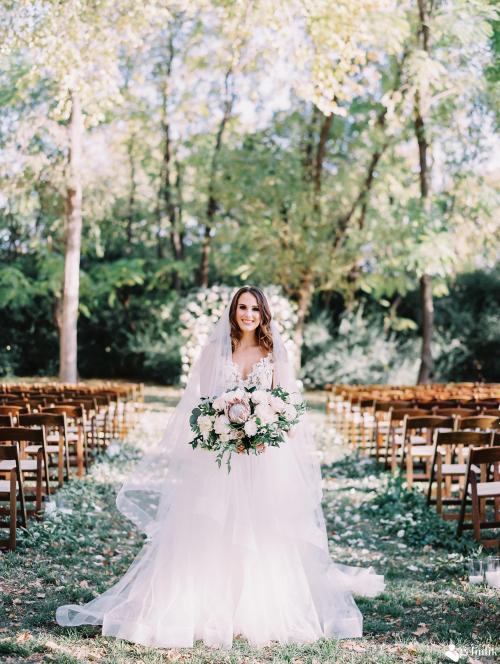 Dantel Yakalı A Kesim Sade Gelinlik