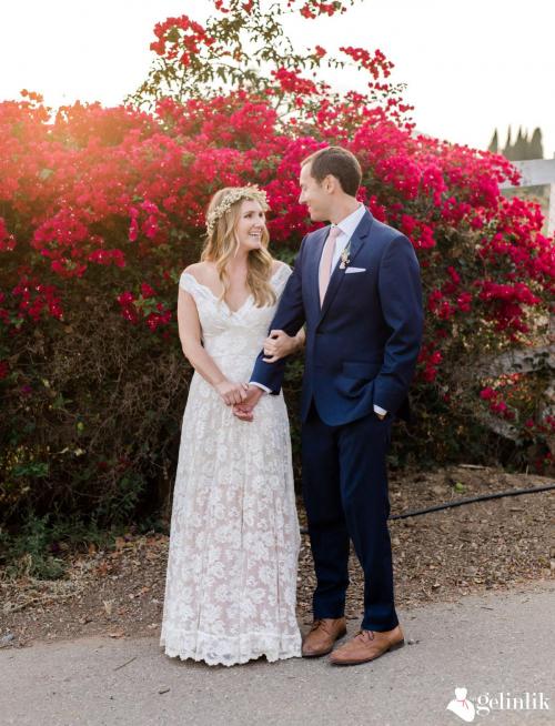 Salaş Kayık Yaka Gelinlik Modeli