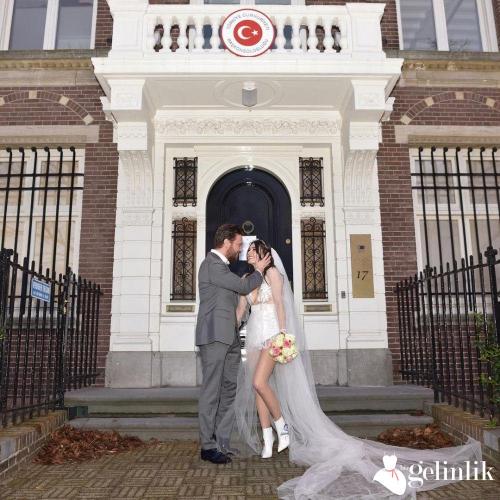 Burcu Kıratlı Gelinlik