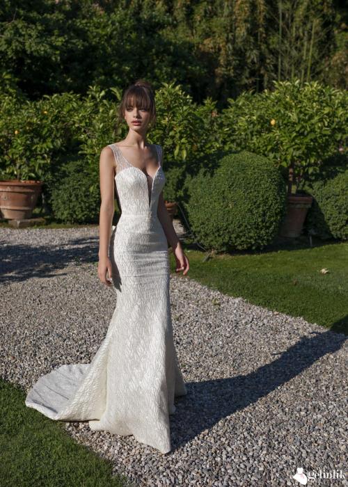 Balık Model Askılı Sırtı Açık Saten Gelinlik Modeli