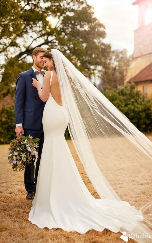 Sırt Dekolteli Sade Saten Gelinlik