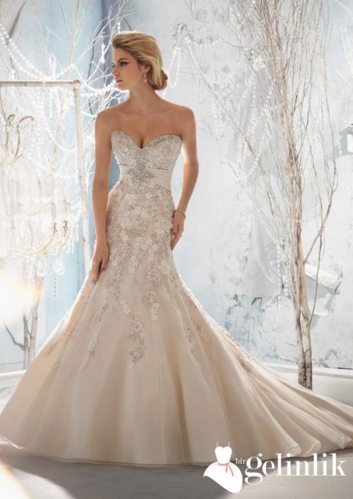 Straplez Balık Model Sırt Detaylı Gelinlik