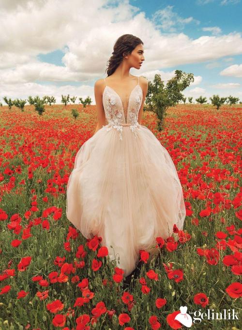 Katarina: A Kesim İp Askılı Çiçek Desenli Gelinlik