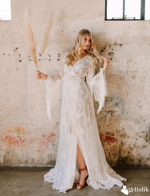 Salaş Model V Yaka Yırtmaçlı Transparan Gelinlik