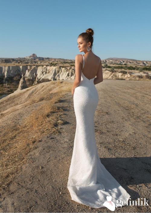 Yırtmaçlı Zarif Gelinlik Modeli: Beverly
