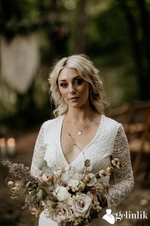 Dantel Uzun Kollu V Yaka Salaş Model Gelinlik