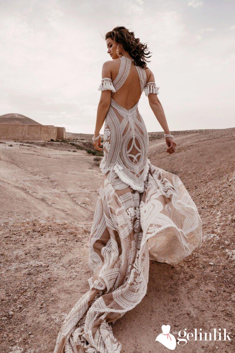 Zamansız Bir Şıklık: East